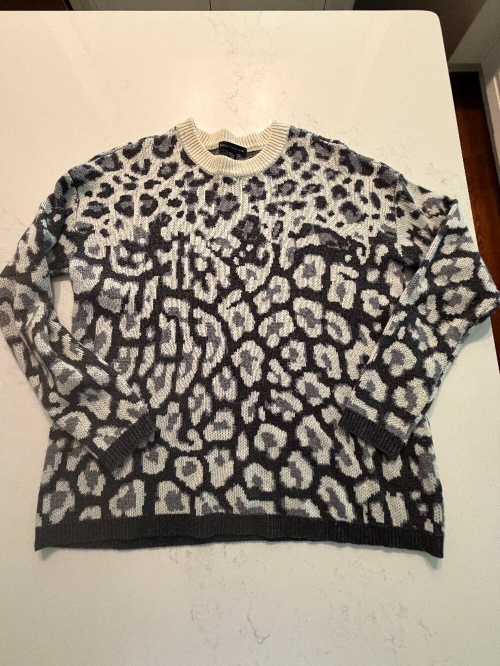 Saks Fifth Avenue Womens XS wool sweater Animal print
